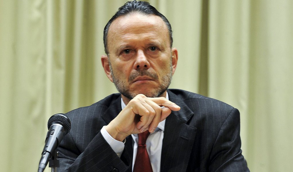 Presidente do Banco afirma que a instituição "não perderá um centavo" com a reestruturação do grupo EBX, de Eike Batista; "Todo o nosso crédito já foi equacionado", diz Luciano Coutinho, em entrevista ao Valor Econômico; em julho, o BNDES confirmou ter emprestado R$ 10,4 bilhões às empresas de Eike