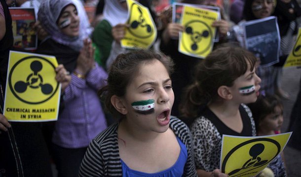 Ainda não há acordo sobre se deve ou não haver uma intervenção no país árabe, depois das acusações de que as forças de Bashar al-Assad usaram armas químicas contra a população num ataque; a Grã-Bretanha defende "medidas necessárias" em defesa dos civis, mas a Rússia considera cedo demais para agir; Barack Obama ainda não decidiu como os EUA irão responder