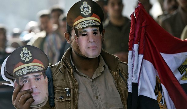 Segundo o jornal estatal Al Ahram, decisão foi tomada após uma reunião de gabinete com 15 minutos de duração; chefe do Exército, marechal de campo Abdel Fattah al-Sisi, que deve concorrer à Presidência, participou do encontro por ser o atual ministro da Defesa