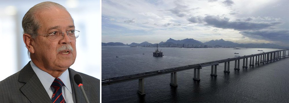Ministro dos Transportes, César Borges anunciou nesta sexta-feira que o governo pretende fazer leilão da ponte Rio-Niterói neste ano, apesar de a concessão atual (à CCR) vencer apenas em maio do próximo ano; segundo ele, os futuros concessionários terão que fazer investimentos no acesso da ponte com a Linha Vermelha, entre outras melhorias