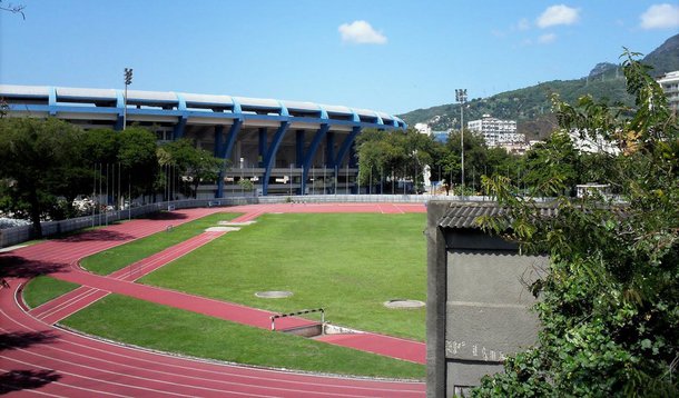 Em ato simbólico, atletas e ex-atletas pediram hoje a reforma e reabertura do Estádio de Atletismo Célio de Barros, localizado no Complexo Maracanã; estádio foi fechado há um ano e iria ser transformado em um estacionamento do estádio