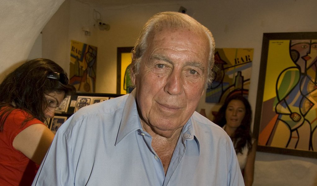 Reconhecido internacionalmente por seus murais e pela incessante busca por seu filho desaparecido em um acidente aéreo na cordilheira dos Andes, o pintor, escultor e construtor Carlos Páez Vilaró morreu nesta segunda-feira na sua casa, no Uruguai