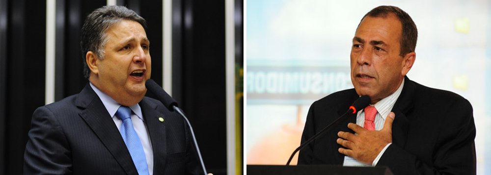 Mesmo na dianteira no Rio, deputado federal Anthony Garotinho (PR-RJ) diz que os números da pesquisa Ibope, de Carlos Augusto Montenegro, foram manipulados para forçar a desistência de Lindbergh Farias, levando o PT a apoiar o PMDB na sucessão pelo Palácio Guanabara