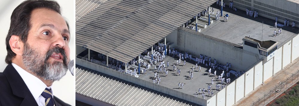 De acordo com a Secretaria de Comunicação do Distrito Federal, do governo Agnelo Queiroz (PT), o prazo de 48 horas para o GDF se manifestar sobre supostos privilégios recebidos por condenados do 'mensalão' na Penitenciária da Papuda começa a contar apenas no primeiro dia útil após o recebimento do ofício; notificação foi recebida às 15h02 da última sexta-feira