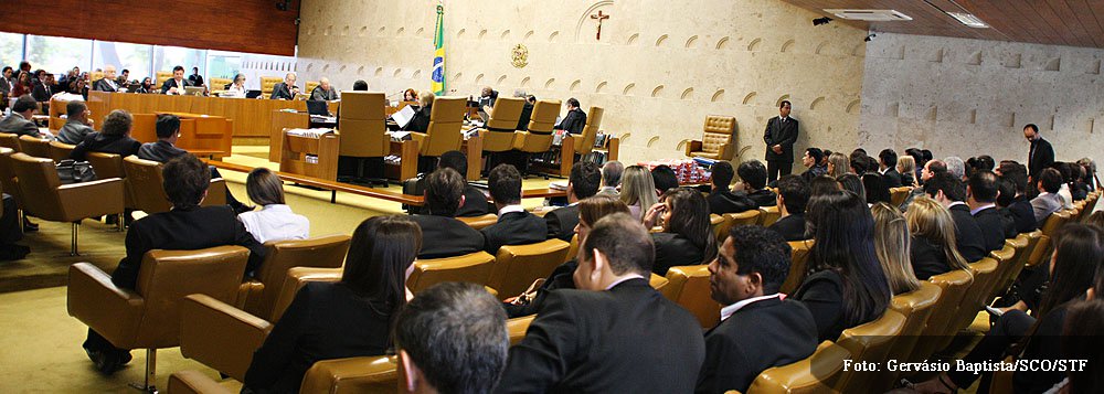 Prazo para que 13 condenados no julgamento do chamado "mensalão" no STF apresentem os segundos embargos de declaração, recursos para corrigir omissões ou contradições no acórdão, terminou à meia-noite; segunda fase de análise dos recursos não tem data para começar