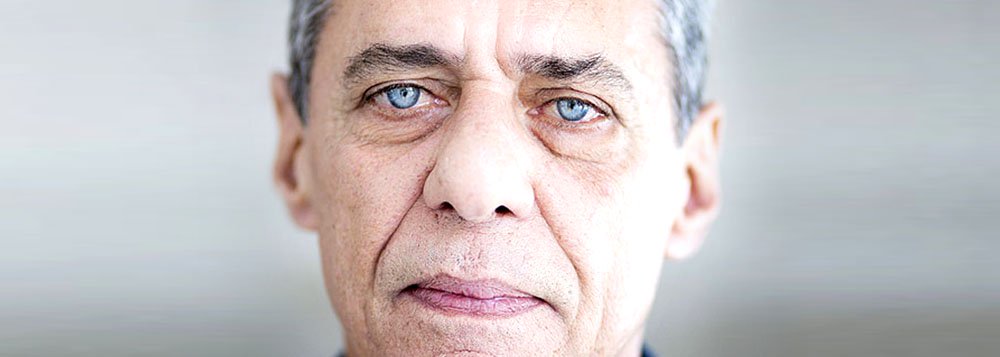 Cantor e compositor explicou sua posição sobre o movimento Procure Saber, que defende autorização prévia para a publicação de biografias; "entendo que alguns artistas, algum cidadão, queira preservar a sua intimidade, não acho que isso seja uma aberração, acho que é um direito", disse ele; "agora, se a lei tá errada, se eu tô errado, tudo bem, perdi"; lição de humildade