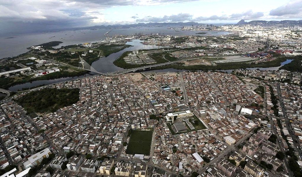 Deste totoal, seis escolas e um Espaço de Desenvolvimento Infantil farão parte do Campus Educacional da Maré; a licitação será realizada na quarta-feira (2) e as primeiras unidades estão previstas para ser entregues a partir do segundo semestre do próximo ano