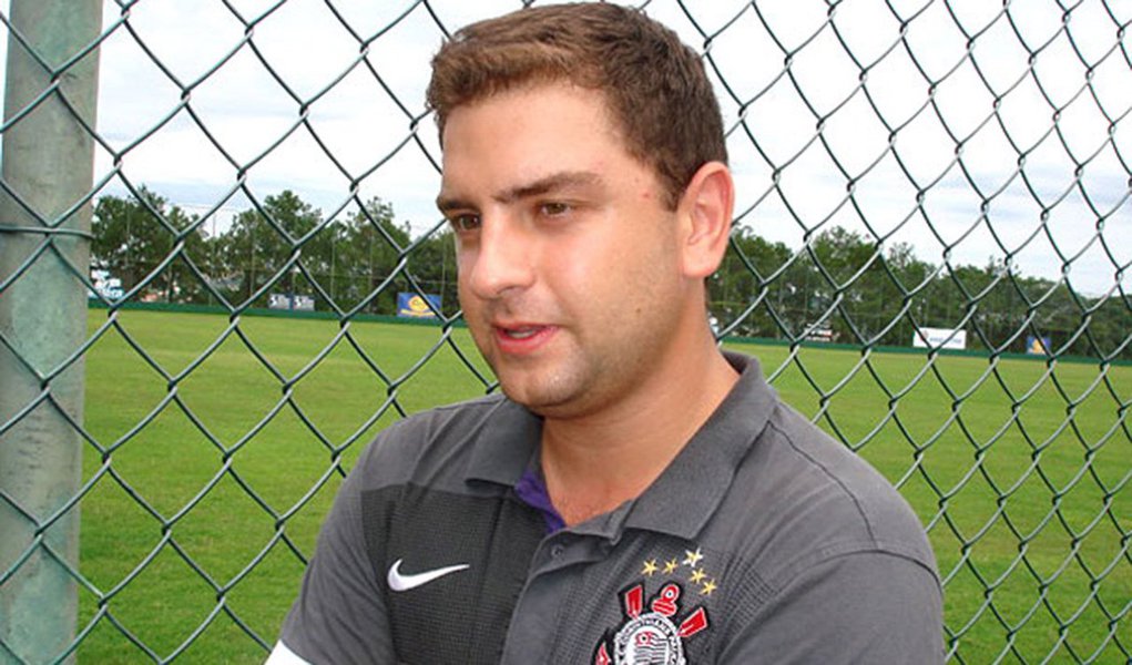 A Procuradoria da República no Distrito Federal havia considerado a emissão do documento ilegal e fora do interesse do País; a concessão do passaporte de Luís Cláudio ocorreu três dias antes do término do mandato de Lula; dos 328 passaportes emitidos durante o segundo governo Lula, apenas sete foram considerados irregulares