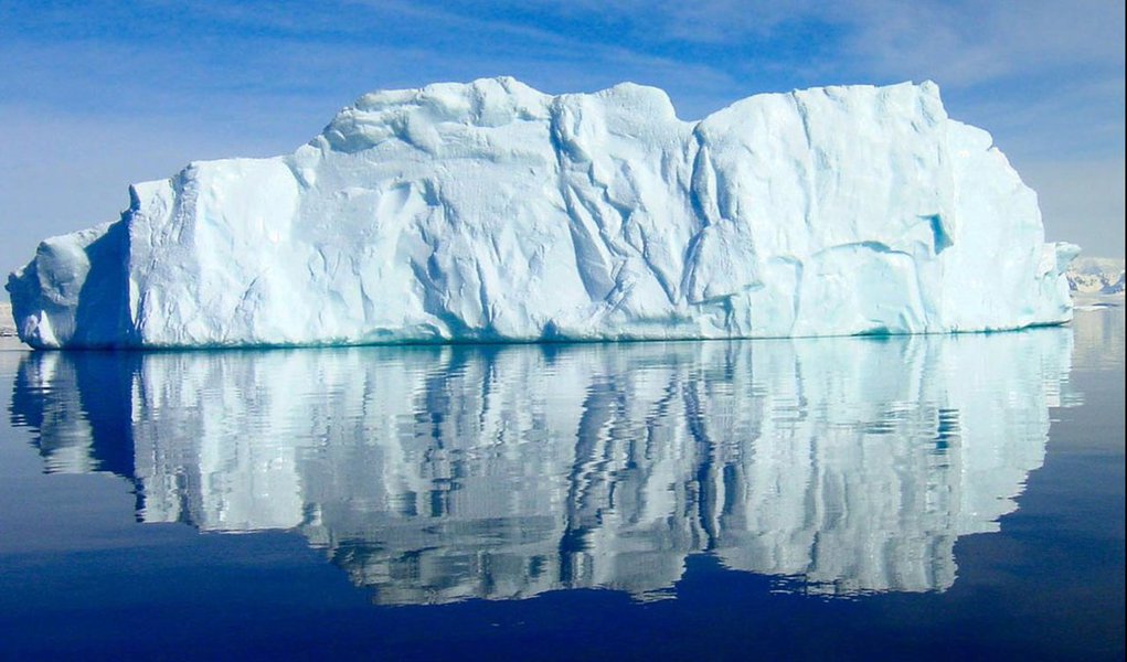 Levar um iceberg para abastecer regiões áridas da Terra já não é um sonho impossível. Um engenheiro francês e a tecnologia 3D mostram como isso pode ser feito