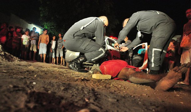 Mais de 2,7 mil pessoas foram assassinadas no Rio de Janeiro no primeiro semestre deste ano, segundo dados divulgados pelo Instituto de Segurança Pública (ISP), órgão de estatística da Secretaria de Segurança do estado; o número de homicídios nos seis primeiros meses deste ano (2.721) é 13,1% maior do que o observado em 2013 (2.406)