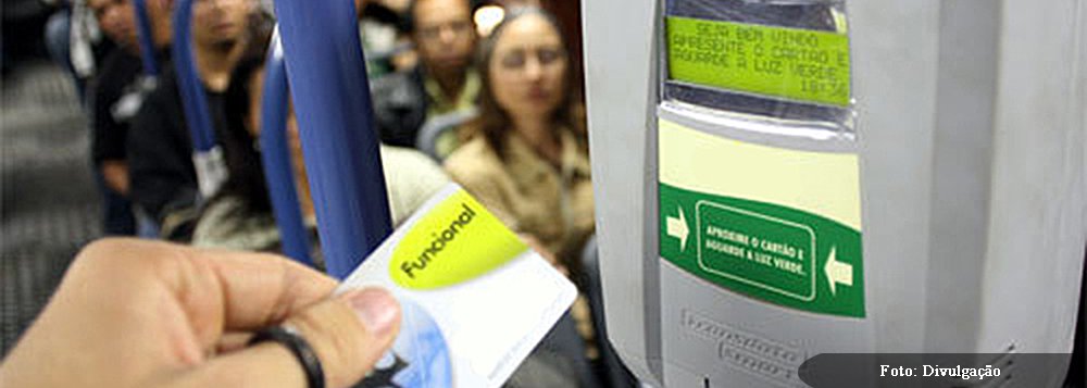 O projeto é de autoria do deputado Prof. Israel (PV), aprovado pela Comissão de Educação, Saúde e Cultura da Câmara Legislativa do DF; a ideia é garantir o deslocamento dos alunos no trajeto residência-escola-estágio-residência quantas vezes forem necessárias e conceder 20% a mais de passes para o estudante usar livremente em qualquer dia ou horário