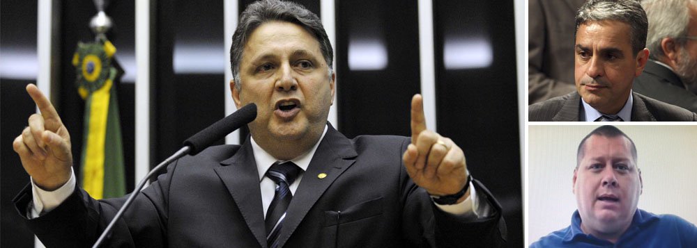 Reportagem confirma denúncia que havia sido feita pelo deputado federal Anthony Garotinho (PR-RJ): Anderson Harry Grutzmacher conta ter se infiltrado no PR a mando do deputado estadual André Ceciliano (PT-RJ), por dinheiro, com a missão de encontrar provas que vinculassem Garotinho e sua filha, a deputada Clarissa Garotinho, à organização do movimento 'fora Cabral'