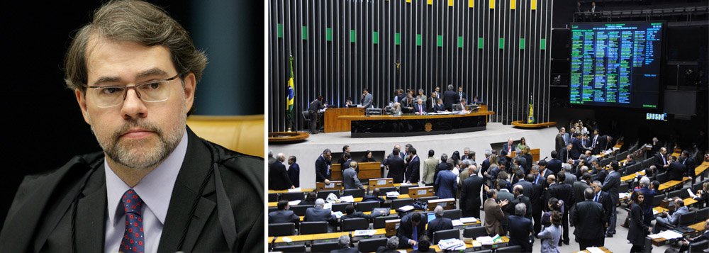 Ministro Dias Toffoli, do Supremo Tribunal Federal, indeferiu pedido de liminar formulado por sindicato contra decisão que determinou ao Senado a regularização das remunerações que superam o teto previsto na Constituição e a devolução de valores pagos indevidamente nos últimos cinco anos