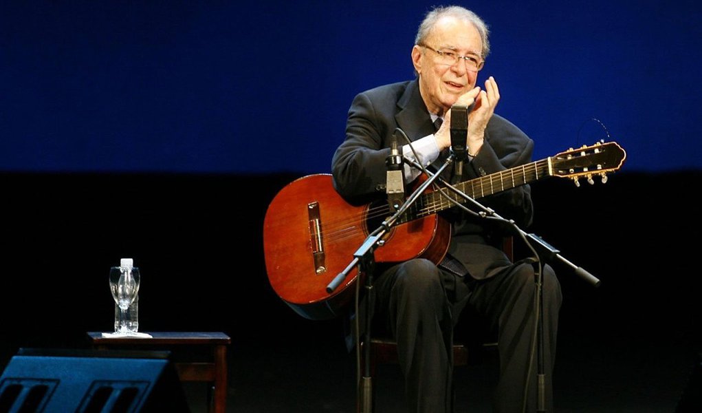 Em sentença dada em junho, o juiz Valdir da Silva Queiroz Junior, da 9ª Vara Cível do Estado de São Paulo, classificou o pedido do músico de tirar de circulação a obra não autorizada como "censura absolutamente inadmitida no ordenamento jurídico brasileiro"; Decisão da Corte antecipa o que deve ser decidido em breve sobre a Lei das Biografias
 