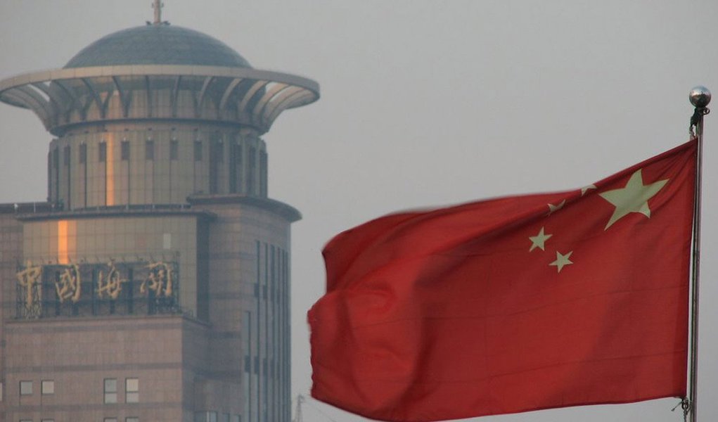 A previsão dos economistas era que a China passasse os Estados Unidos somente em 2019; a Índia se torna a terceira maior economia mundial, subindo do 10º posto que ocupava anteriormente; Rússia, Brasil, Indonésia e México estão na lista das 12 maiores economias mundiais; em contraste, os altos custos e crescimento mais baixo colocam Japão e Reino Unido em desvantagem maior ante os Estados Unidos do que era o caso em 2005