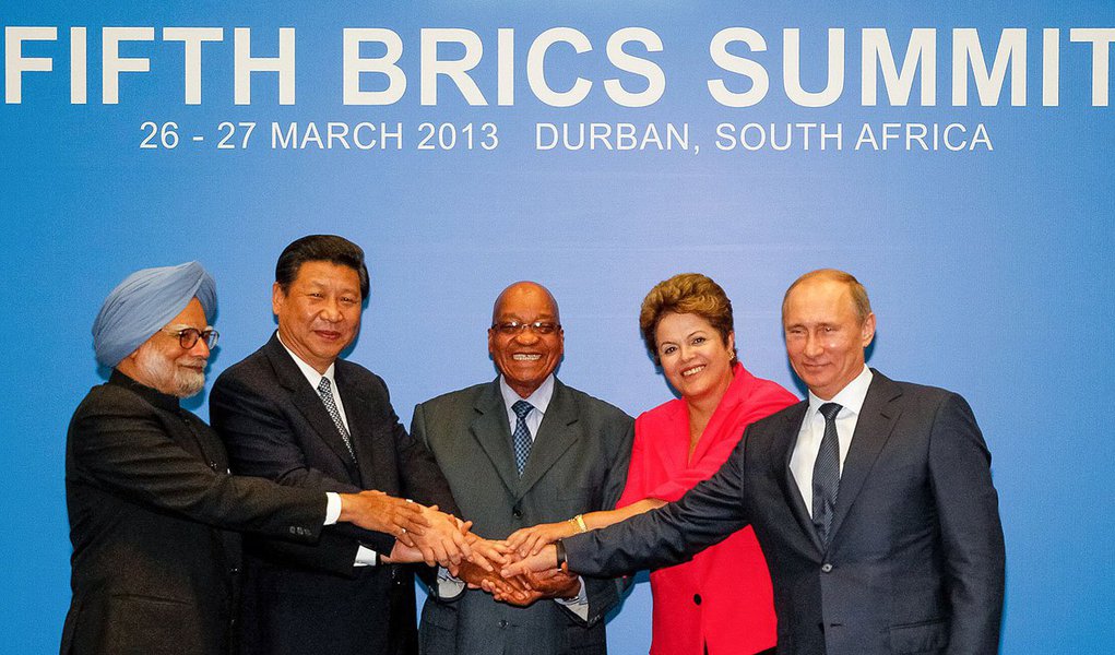 O Brics, grupo que reúne o Brasil, a Rússia, Índia, China e África do Sul, vai crescer 3,5%, em média, este ano, aumentando o ritmo para 4% em 2015, prevê a Organização para a Cooperação e o Desenvolvimento Econômico