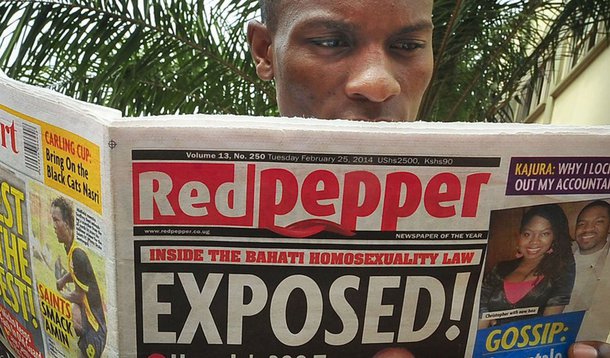 Tabloíde Red Pepper publicou nome dos "200 principais homossexuais do país", um dia depois que o presidente Yoweri Museveni sancionou uma severa lei contra relações do mesmo sexo; classificação inclui ativistas gays como Pepe Julian Onziema, um popular astro de hip hop ugandense e um padre da Igreja Católica