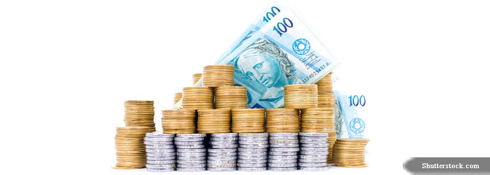 Porto Alegre teve o maior decréscimo (0,47% para 0,33%), impulsionada principalmente aos grupos educação, leitura e recreação; na outra ponta, São Paulo registrou a maior variação de alta (0,19% para 0,30%), puxada por vestuário, seguida por comunicação, transportes, alimentação e saúde