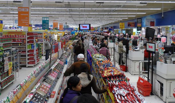 Índice Nacional de Preços ao Consumidor Amplo tem variação positiva de 0,01% em julho, após alta de 0,40% em junho, informou o IBGE; IPCA acumula 6,50% em 12 meses, ficando no teto da meta do governo