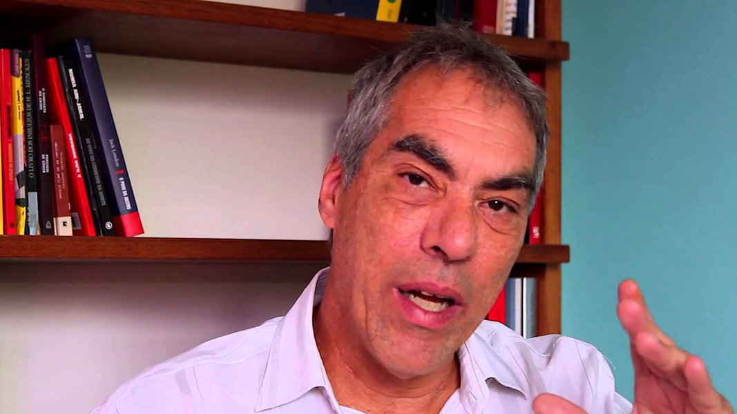 Novo colunista do jornal da família Frias desfere ataques à esquerda em seu primeiro artigo; "O PT converteu-se no esteio de um sistema político hostil ao interesse público: a concha que protege uma elite patrimonialista", escreve Demétrio Magnoli