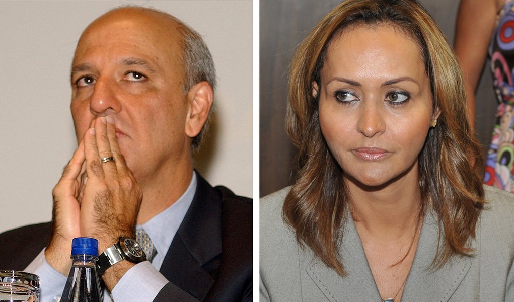 O ex-governador do Distrito Federal, José Roberto Arruda, e a deputada Jaqueline Roriz (PMN) foram condenados, nesta segunda-feira (16), em uma ação de improbidade administrativa derivada do mensalão do DEM; os dois deverão pagar R$ 200 mil de danos morais, ressarcir R$ 300 mil ao erário e ainda ficar oito anos inelegíveis; decisão é de 1ª instância