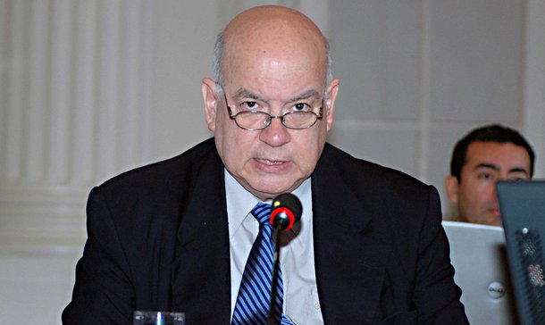 O secretário-geral da Organização dos Estados Americanos (OEA), José Miguel Insulza, advertiu hoje (1º) que a desigualdade existente no continente sul-americano "prejudica a democracia"; ao participar de um dos eventos que antecedem a assembleia geral do organismo, que vai de terça (3) a quinta-feira (5) em Assunção, Insulza disse que a região mudou muito "para melhor" nos últimos anos, em termos de crescimento democrático e econômico, mas ressaltou que o progresso não foi completo