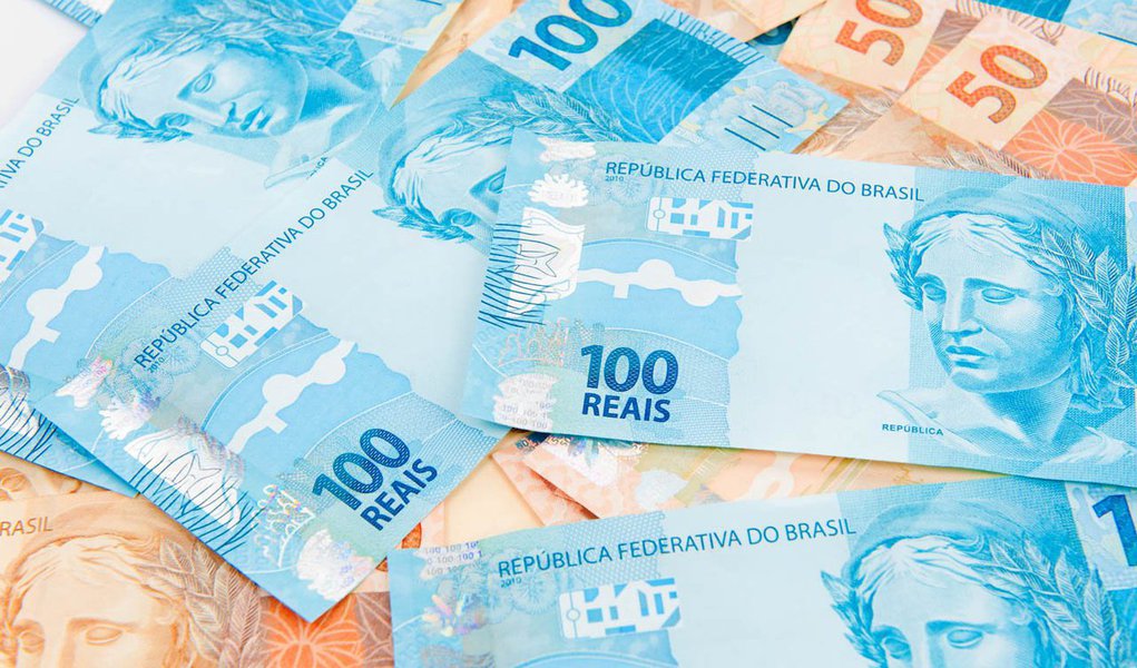 Resultado de julho representa crescimento real de 0,89% em relação ao mesmo período de 2012, descontada a inflação pelo IPCA; no acumulado do ano, a arrecadação federal somou R$ 638,27 bilhões, alta de 0,55% na comparação com o primeiro semestre do ano passado