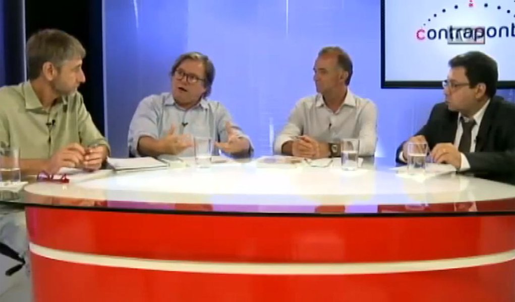 Em entrevista ao programa Contraponto, parceria do Sindicato dos Bancários com o Blog da Cidadania, o jornalista Paulo Moreira Leite, autor do livro "A outra história do mensalão", ressalta as contradições sobre o processo da Ação Penal 470; participa ainda do programa o jurista Dalmo de Abreu Dallari; assista