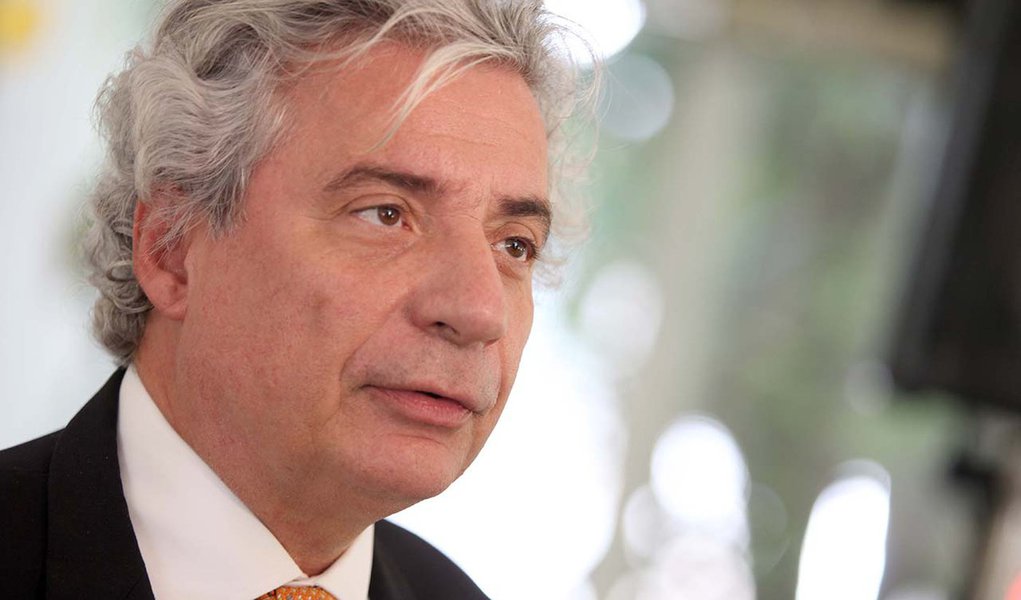 “Quem leiloa algo valioso deseja obter ágio. Por essa ótica, não dá para dizer que um leilão com apenas um [consórcio] interessado e sem disputa de ofertas tenha sido um sucesso”, disse Adriano Pires