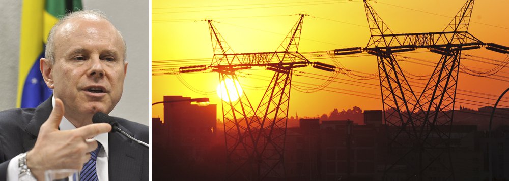 Ministro da Fazenda, Guido Mantega, anunciou série de medidas em prol do setor elétrico nesta quinta-feira; a principal é o aporte de R$ 4 bilhões na Conta de Desenvolvimento Energético (CDE), além dos R$ 9 bilhões já aportados; custo será compensado com aumento de impostos; medidas são uma forma de o governo dividir ônus do setor entre consumidores; governo afirmou, porém, que não haverá aumento de tarifa em 2014