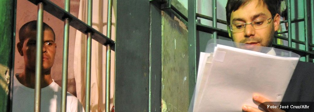 Dados do GDF apontam um aumento de quase 180% nos últimos dois anos a partir de contratos fechados pela Fundação de Amparo ao Trabalhador Preso com órgãos públicos e privados para inserir detentos no mercado; atualmente, uma média de 1,2 mil presos que cumprem pena no CPP ocupam cargos em quase todas as secretarias e administrações do DF