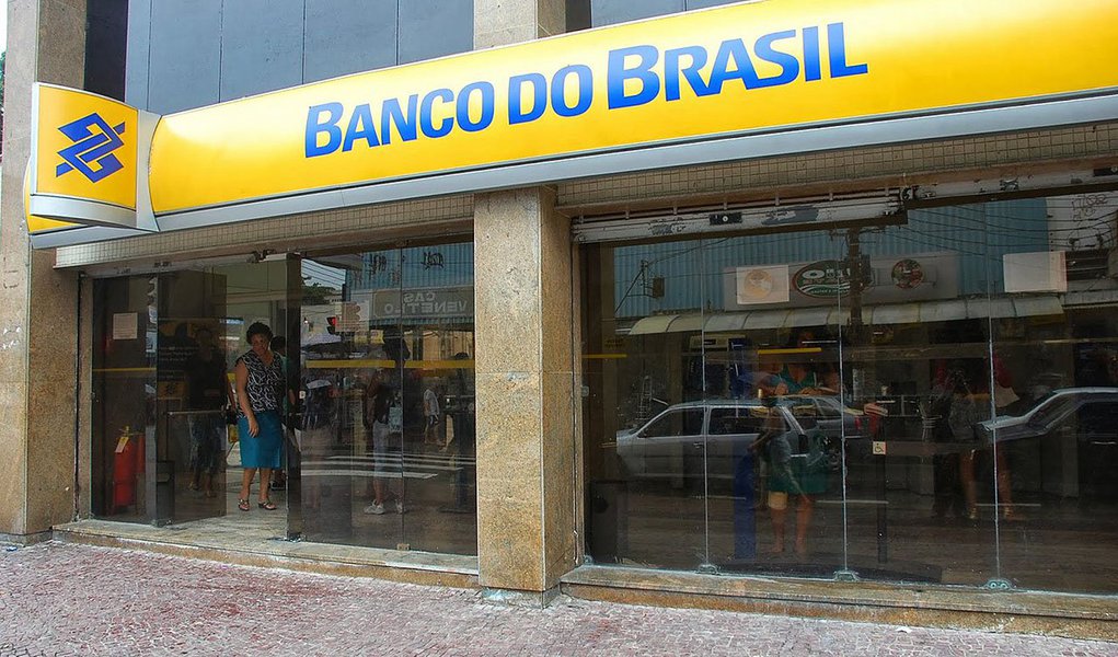 Limite foi elevado para até 30%, informou o banco em fato relevante divulgado nesta sexta-feira; em setembro de 2009, o Banco do Brasil havia informado a elevação do limite de 12,5% para 20%