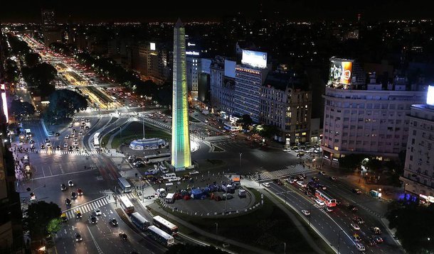 No Dia do Fair Play (ou dia do espírito esportivo) a Argentina iluminou o Obelisco de verde e amarelo; “Acho que o Brasil e a Argentina estão dando um exemplo mundial, especialmente no momento em que há uma Copa do Mundo ocorrendo na América Latina, em meio a muitos questionamentos e com muita gente incentivando o fracasso ou estimulando a polêmica”, disse o secretário de Estado de Turismo do Rio, Claudio Magnavita. “Estamos dando um exemplo de paz e mostrando que, mais que rivais, somos irmãos”