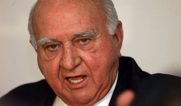 Ex-dono da Vasp e de várias linhas de ônibus na capital federal, o empresário Wagner Canhedo foi preso neste sábado pela Polícia Civil do Distrito Federal; a prisão decorre de sentença da Justiça de Santa Catarina por sonegação fiscal; de acordo com o delegado Sérgio Henrique de Araújo Moraes, que interinamente está no comando da Delegacia de Captura e Polícia Interestadual, Canhedo foi condenado a quatro anos, cinco meses e dez dias de prisão.