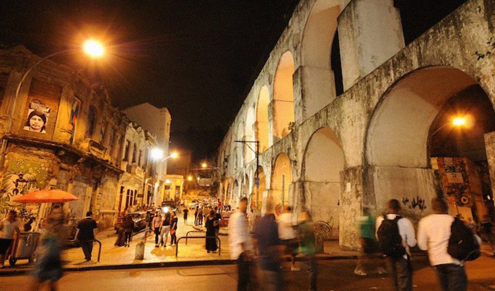 Ação em bairro boêmio da cidade, com policiais militares do 5º BPM (Centro), com apoio da Delegacia de Proteção ao Menor e Adolescente (DPCA), foi motivada por denúncias de tentativas de assaltos em grupos e arrastões