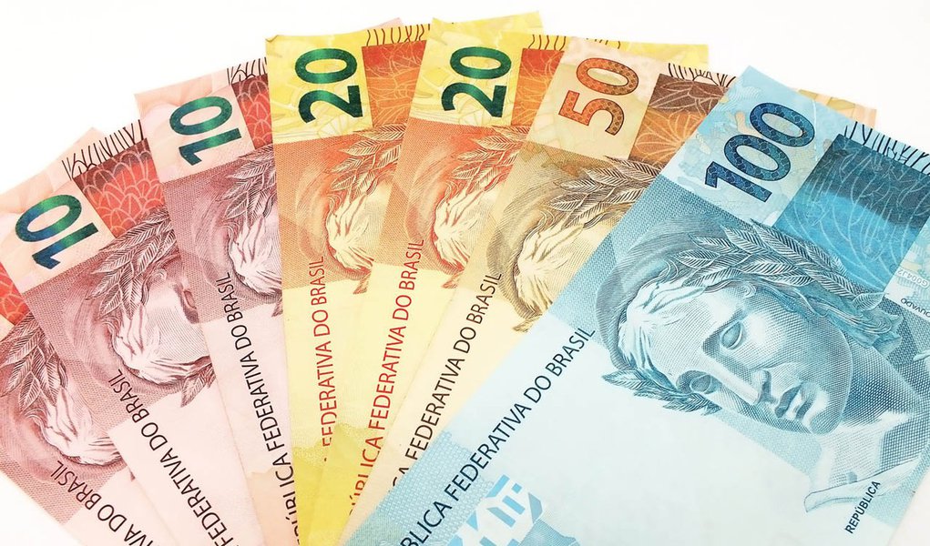 Esforço fiscal do Governo Central (Tesouro Nacional, Previdência Social e Banco Central) nos primeiros sete meses deste ano atingiu R$ 38,1 bilhões, resultado 26,7% inferior ao do mesmo período do ano passado; em julho, o superávit primário somou R$ 3,7 bilhões
