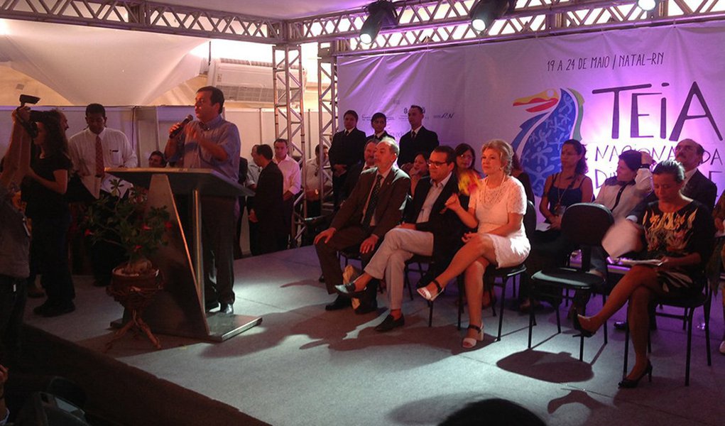 Ministra da Cultura anunciou os novos recursos durante participação de solenidade da Teia da Diversidade nesta manhã; investimento contemplará grupos ciganos, de cultura afro e de expressões culturais urbanas e rurais