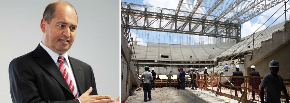 Obras da Arena da Baixada, em Curitiba, podem ficar até 10% mais caras do que o valor original, de R$ 326,7 milhões; segundo o secretário municipal da Copa, Reginaldo Cordeiro, o aumento do valor se deve à contratação de novos operários para a conclusão da Arena, que corre risco de não ficar pronto a tempo de participar da Copa do Mundo