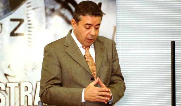 O afastamento do sigilo do executivo Adilson Primo foi autorizado nos autos do inquérito da Polícia Federal que investiga o chamado "propinoduto tucano", que teria ocorrido entre 1998 e 2008, nos governos de Mário Covas, José Serra e Geraldo Alckmin; Primo manteve contas em Luxemburgo e a PF investiga se ela tem relação com eventual pagamento de propinas no Brasil