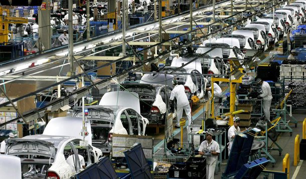 Anúncio foi feito pela diretora-geral da General Motors, Mary Teresa Barra, após reunião com a presidente Dilma Rousseff; segundo ela, o montante será investido nos próximos cinco anos em produtos novos, na melhoria dos veículos atuais, em novas tecnologias e na manutenção das fábricas