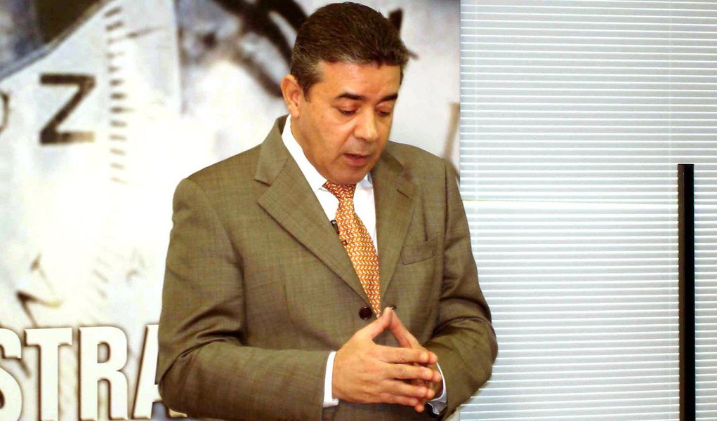 O afastamento do sigilo do executivo Adilson Primo foi autorizado nos autos do inquérito da Polícia Federal que investiga o chamado "propinoduto tucano", que teria ocorrido entre 1998 e 2008, nos governos de Mário Covas, José Serra e Geraldo Alckmin; Primo manteve contas em Luxemburgo e a PF investiga se ela tem relação com eventual pagamento de propinas no Brasil