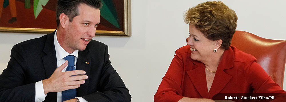 Brasília - DF, 03/10/2013. Presidenta Dilma Rousseff recebe Thomas Schmall, Presidente e CEO da Volkswagen do Brasil e Presidente da Câmara de Comércio e Indústria Brasil-Alemanha. Foto: Roberto Stuckert Filho/PR.