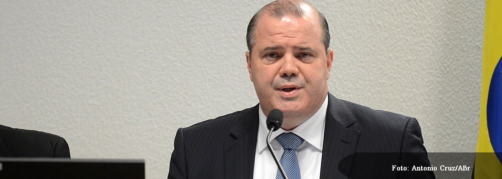 De acordo com expectativas dos analistas financeiros, manifestadas no boletim Focus divulgado nesta segunda pelo BC, Comitê deve ajustar a taxa em mais 0,5 ponto percentual; atualmente Selic está em 9%; presidente do Banco Central (BC), Alexandre Tombini, disse no mês passado que as ações de controle da inflação, iniciadas em abril último com a retomada do processo de elevação da taxa básica de juros, serão mantidas por “um período de horizonte relevante”, porque a inflação ainda está "em um patamar desconfortável”