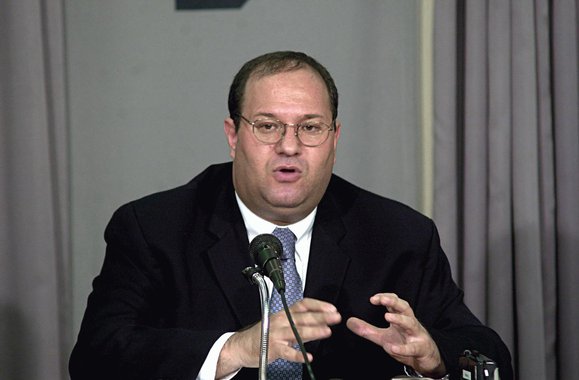 Ilan Goldfajn, economista-chefe do banco de Roberto Setubal e Pedro Moreira Salles, afirma que o Brasil deve esperar pouco de 2014; ele ainda fala do possível downgrade do Brasil por agências de risco