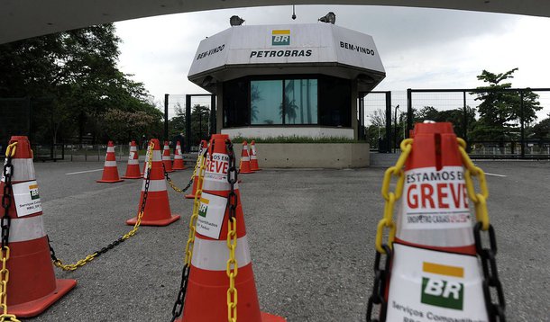 Durante a reunião, a empresa apresentou uma nova proposta de acordo coletivo, que eleva de 8% para 8,56% o reajuste na Remuneração Mínima por Nível e Regime (RMNR), o que representa ganhos reais de 1,82% a 2,3%