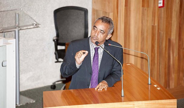 PRP deixa o grupo e é substituído pelo PSL; deputado Olair Francisco, contado para a vaga, cobra abertura de diáologo com PT e PMDB para formação de chapa majoritária