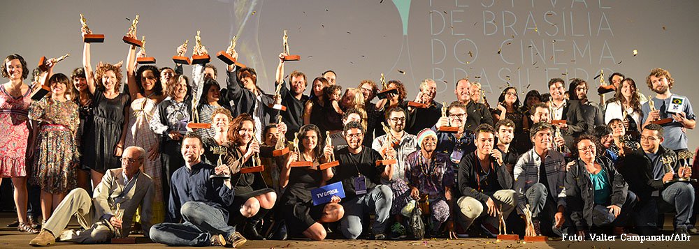 "A gente quer muito que as pessoas vejam esse filme. Ter um filme exibido na TV Brasil é maravilhoso", disse a produtora executiva do filme, Bárbara Cariry. O filme também foi premiado como melhor pelo Júri Popular;  o 46º Festival de Brasília do Cinema Brasileiro foi marcado por salas lotadas, uma mescla de cineastas jovens e veteranos e pela volta do revitalizado Cine Brasília