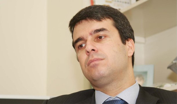 Partido protocolou representação na Secretaria-Geral da Mesa da Câmara contra o deputado federal Rodrigo Bethlem (PMDB-RJ), um dos principais aliados do prefeito do Rio e seu correligionário, Eduardo Paes (PMDB); integrantes da legenda pedem a investigação de denúncia de que ONGs teriam dado comissões ilegais ao peemedebista durante sua gestão na Secretaria da Assistência Social da cidade do Rio, entre 2011 e 2012