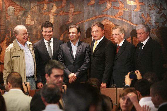 Governador do Paraná, que teve o pai, o ex-governador José Richa, homenageado na Assembleia Legislativa nesta terça-feira, rasgou elogios ao pré-candidato do PSDB à Presidência; "Tenho muito orgulho em estar ao lado dele e ser seu soldado. É nossa obrigação!", disse; "Aécio é o político mais preparado da nossa geração. É a grande esperança dos brasileiros", acrescentou; o senador esteve na cerimônia, em Curitiba