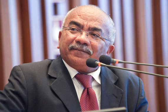 Deputado distrital Chico Vigilante (PT-DF) critica declaração do ministro do STF, de que estamos vivendo um "apagão de gestão"; "Por que é que não pede demissão do STF e se candidata a algum cargo do Legislativo nas próximas eleições ou postula alguma função no Executivo para ajudar na gestão do Brasil?", questiona; deputado sai ainda em defesa da presidente Dilma Rousseff, quem, segundo ele, pode "garantir ao país a continuidade da diminuição da desigualdade social"